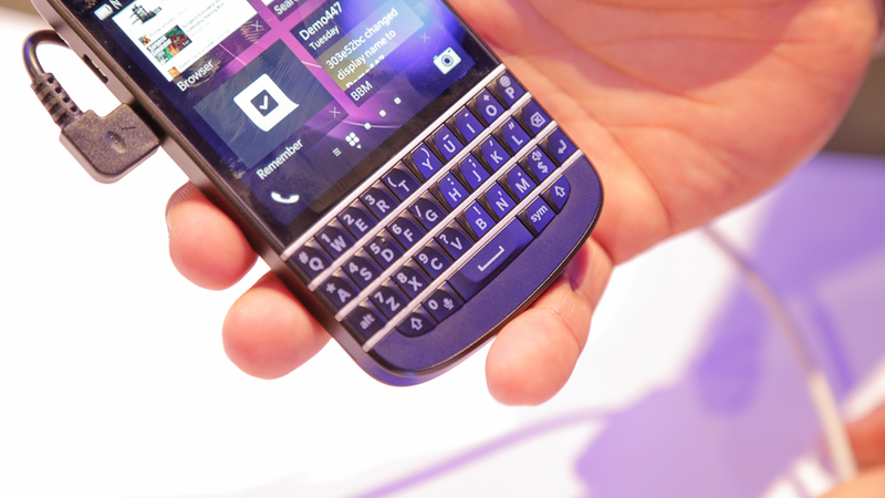 Illustration for article titled BlackBerry Q10 Hands On: We Missed You, QWERTY